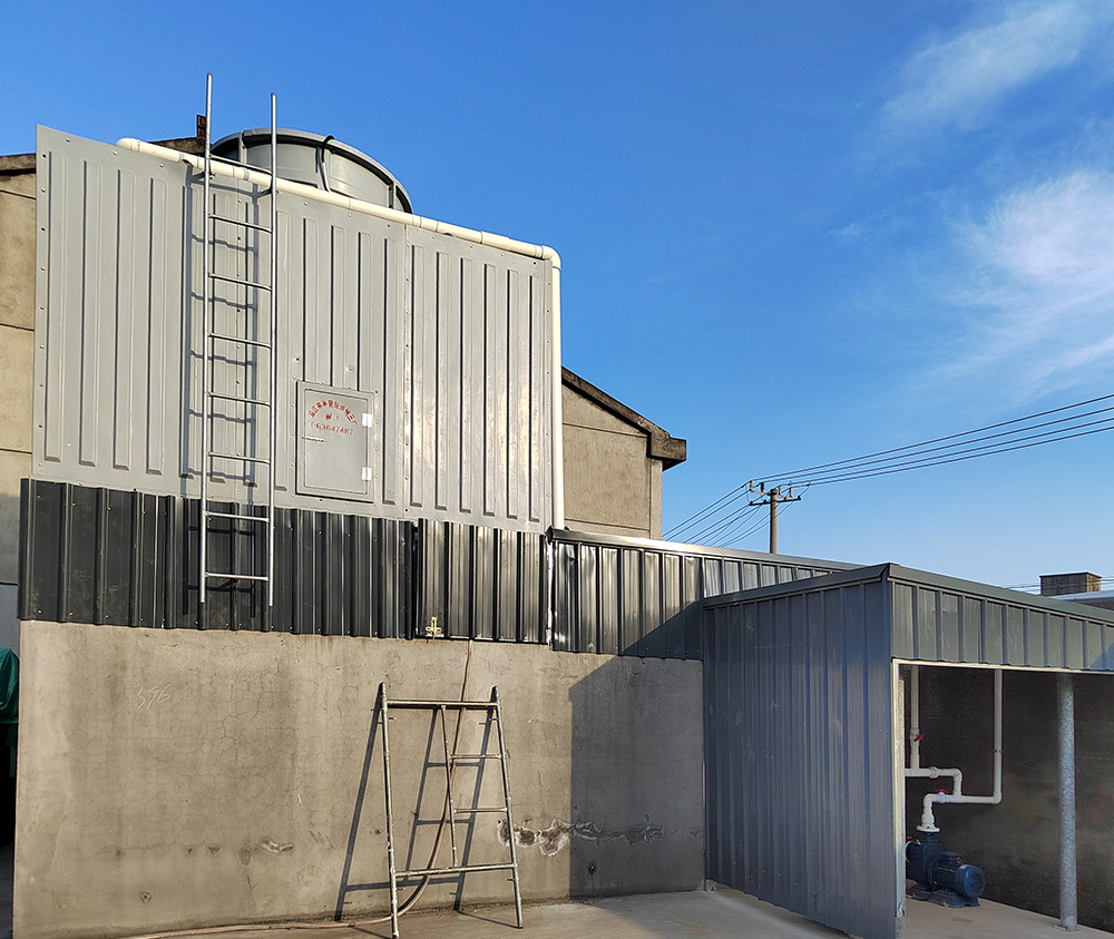 Cooling tower for extrusion blow molding machine Градирни