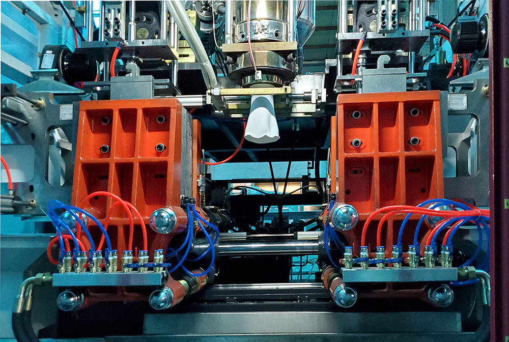 extrusion blow molding machine экструзионное формование с раздувом