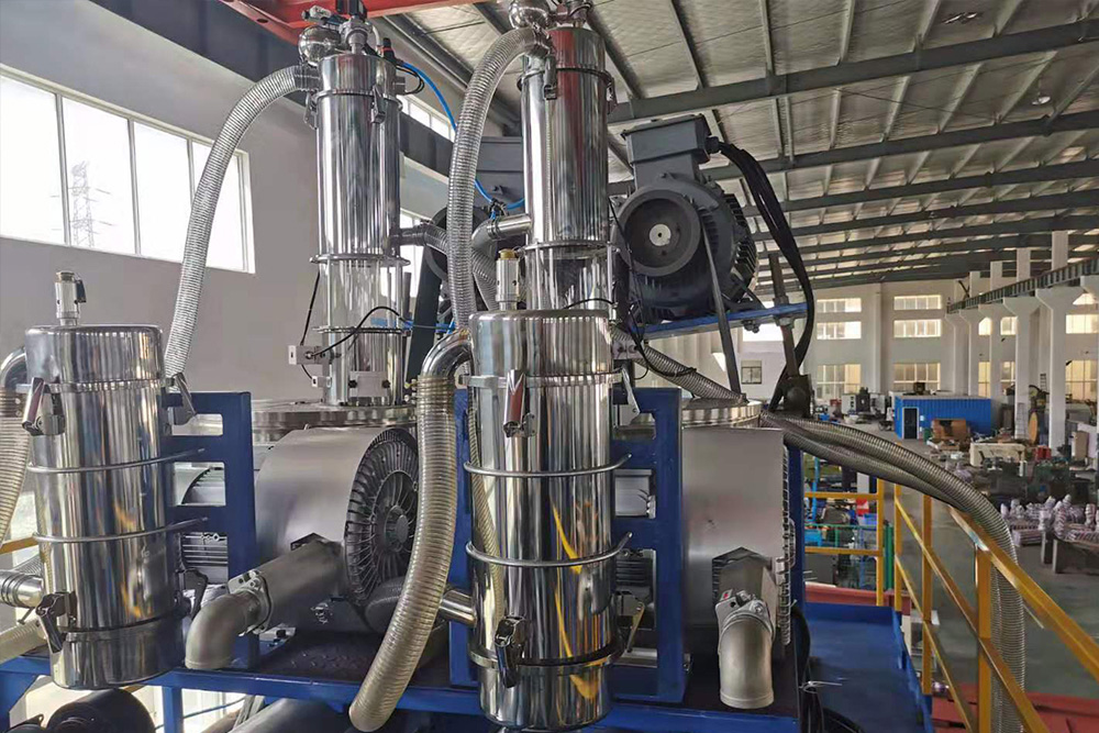 3-х слойная экструзионно-выдувная машина для контейнеров из HDPE IBC Tank