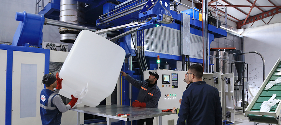 Машина для выдувного формования резервуаров IBC