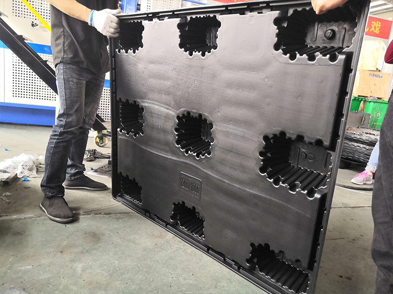 9-футовый поддон