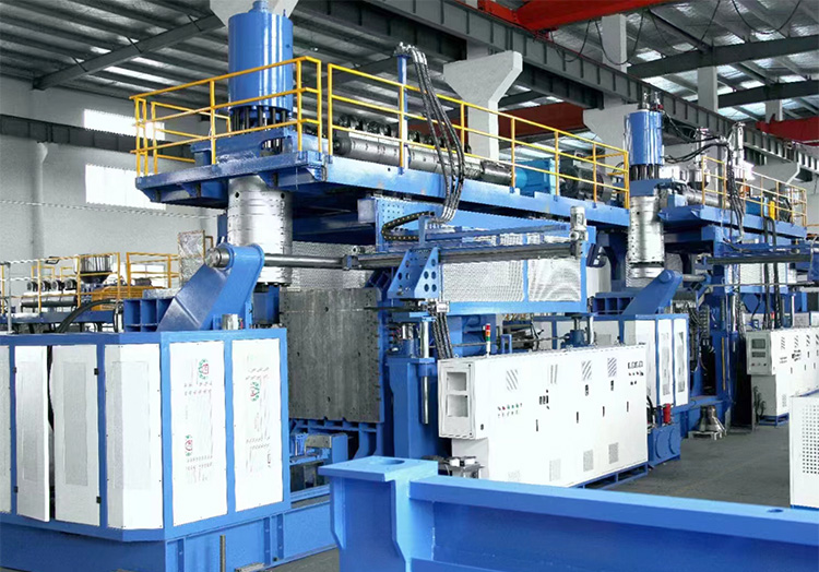 Машина для выдувного формования резервуаров IBC