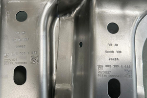 AutoTrace Welder: ± 0,05 мм сварщика с точным электродом с IATF 16949 QR -код отслеживает